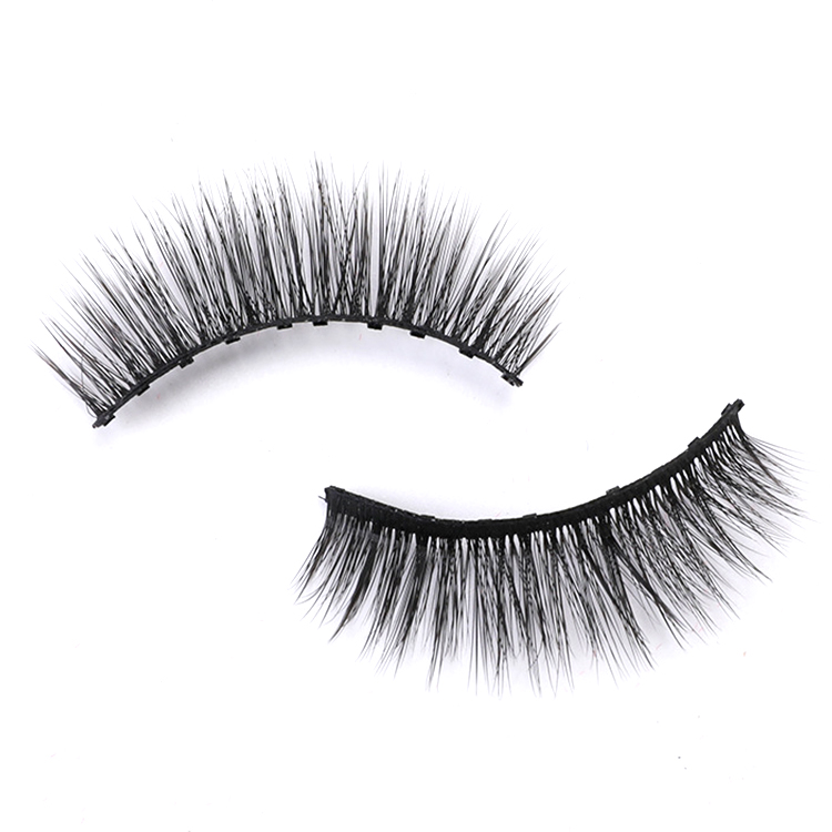 Magnetic false eyelashes with magnetic eyeliner EM26